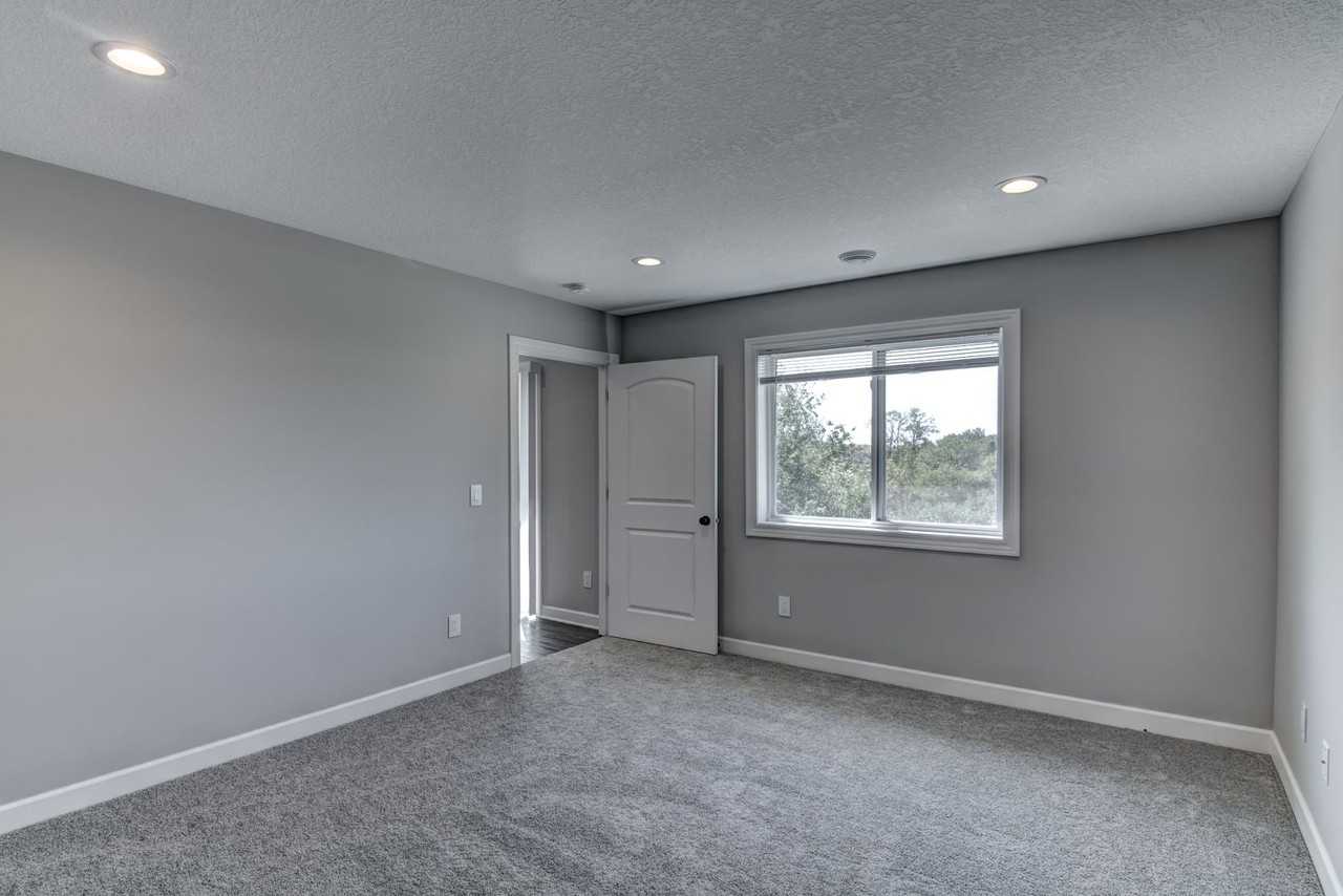 1616B Charleston Dr - Photo 4 of 11