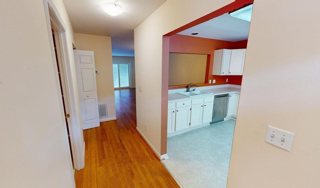 1320 Sycamore Ct - Photo 2 of 17