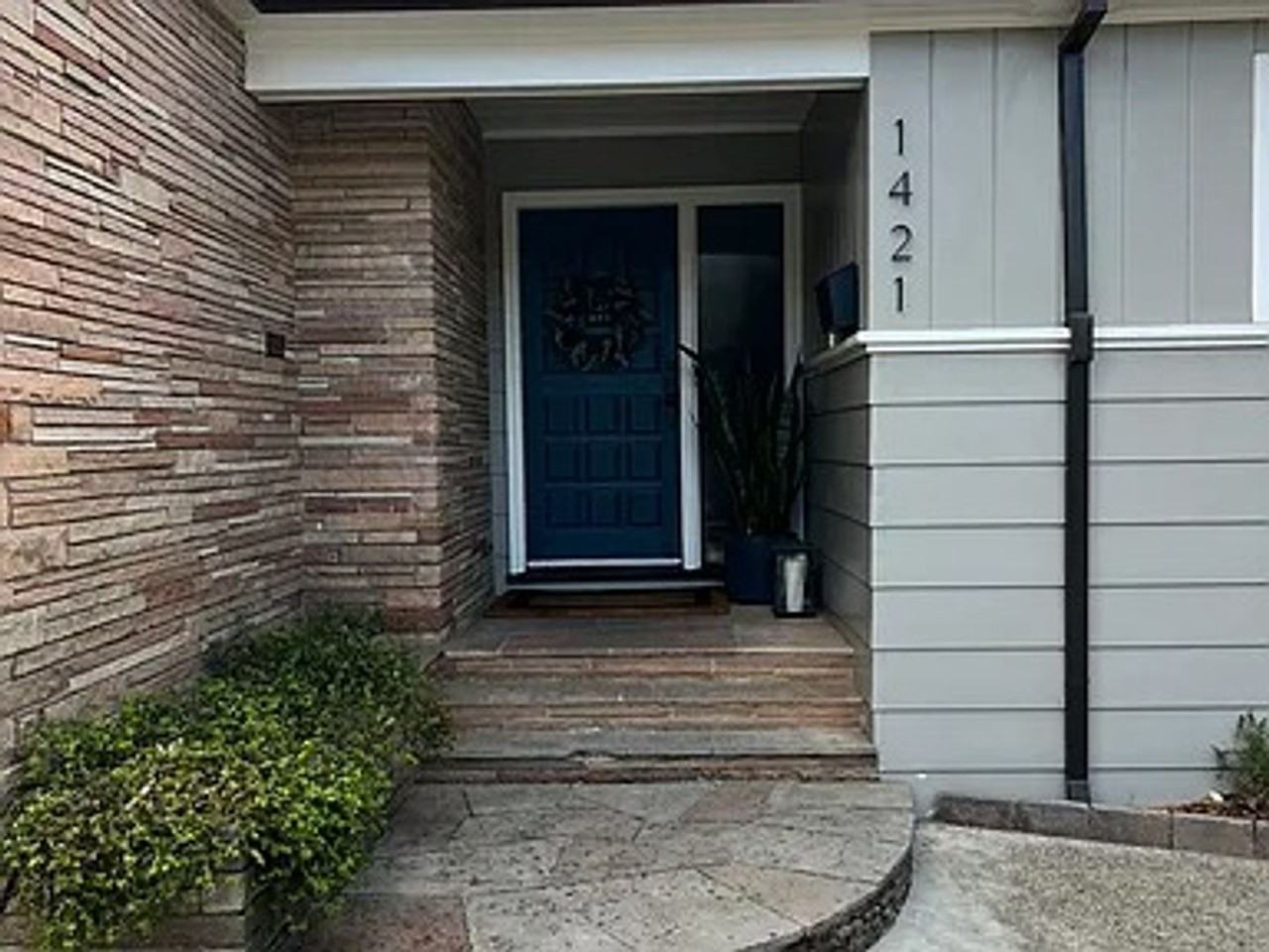 1421 Stockton St - Photo 3 of 18