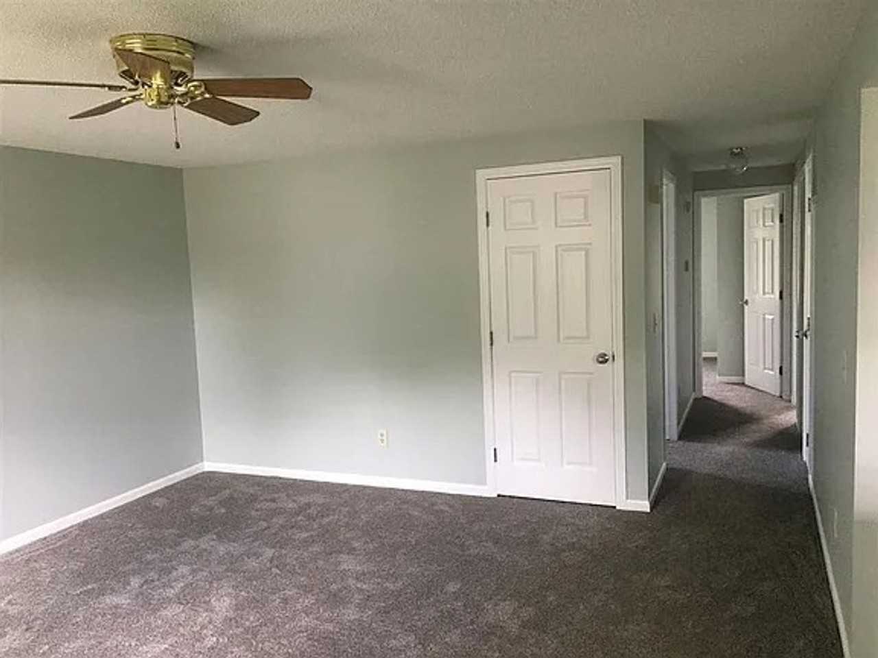 1715 S West Point Dr - Photo 2 of 10