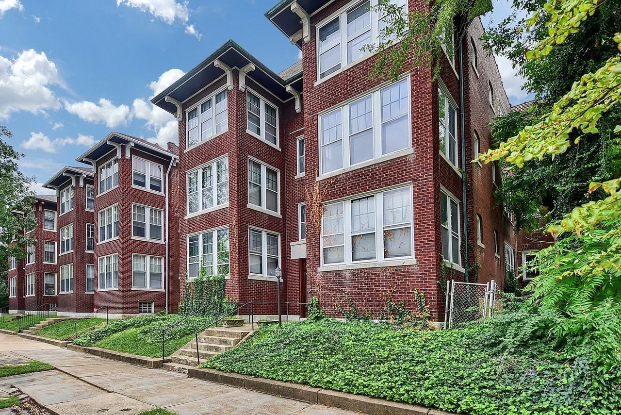 4060 Cleveland Ave - Photo 3 of 15