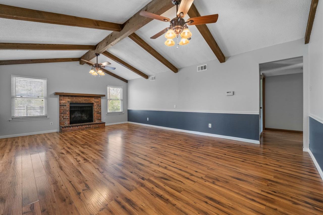 33 Donnell Dr - Photo 2 of 24