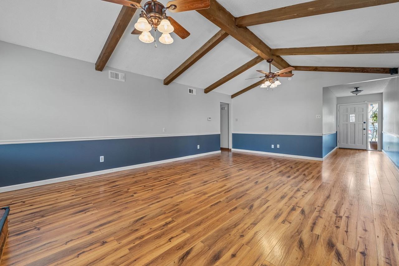 33 Donnell Dr - Photo 6 of 24