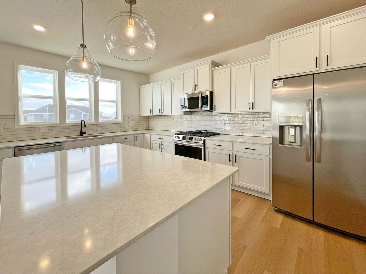 11341 83rd Ln Ne - Photo 3 of 38