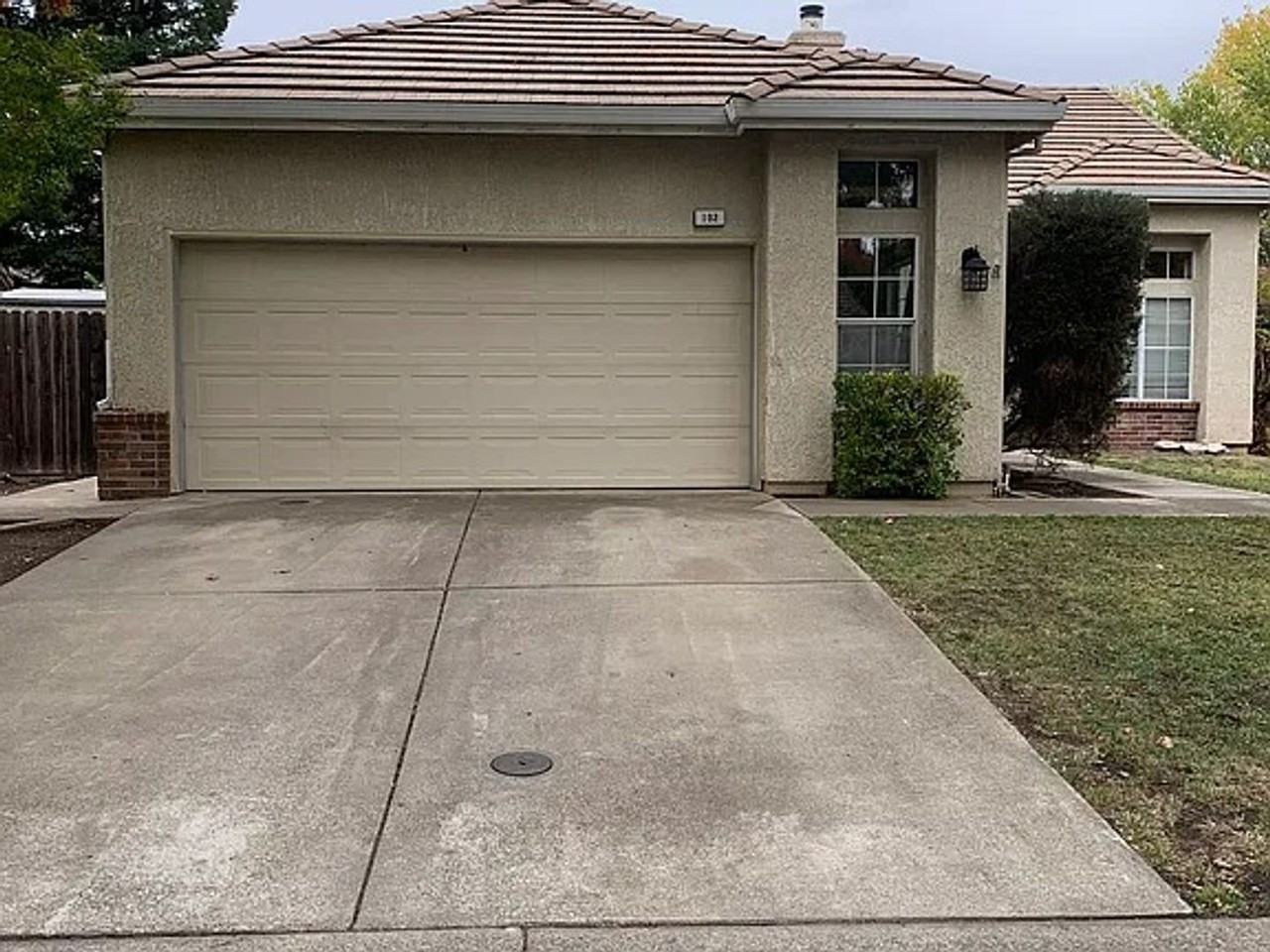 102 Elkins Cir - Photo 2 of 15