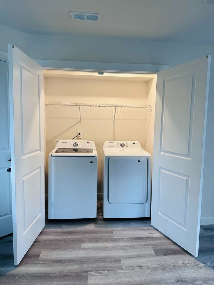 224 224 22nd Ave NE - 224 22nd - Photo 7 of 12