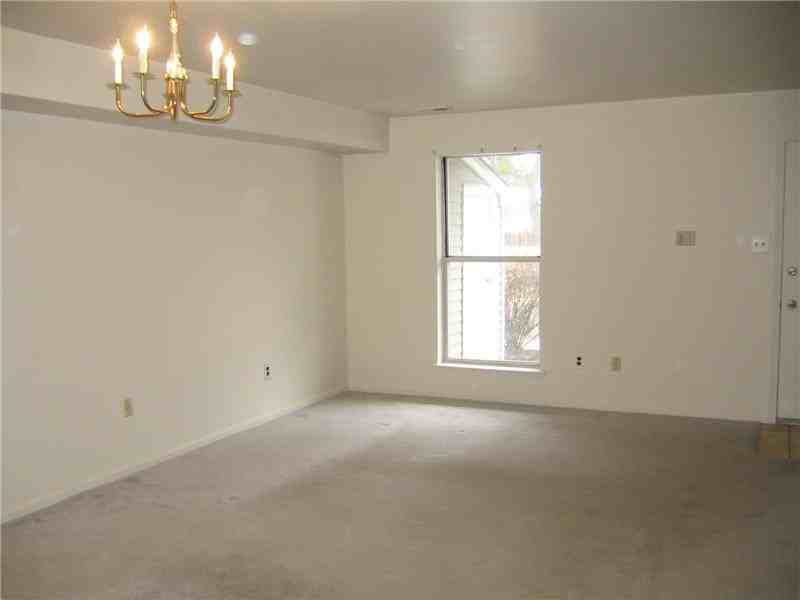 106 Park Pl Dr - Photo 2 of 12