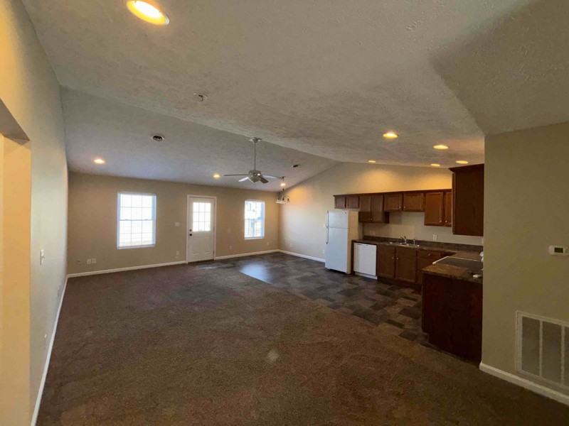 400-402 Mulberry 519 - Photo 2 of 10