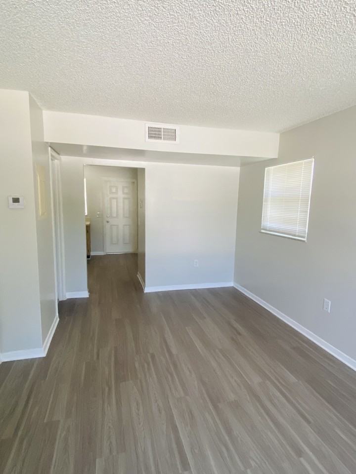Palm City Apartments - Photo 2 of 19
