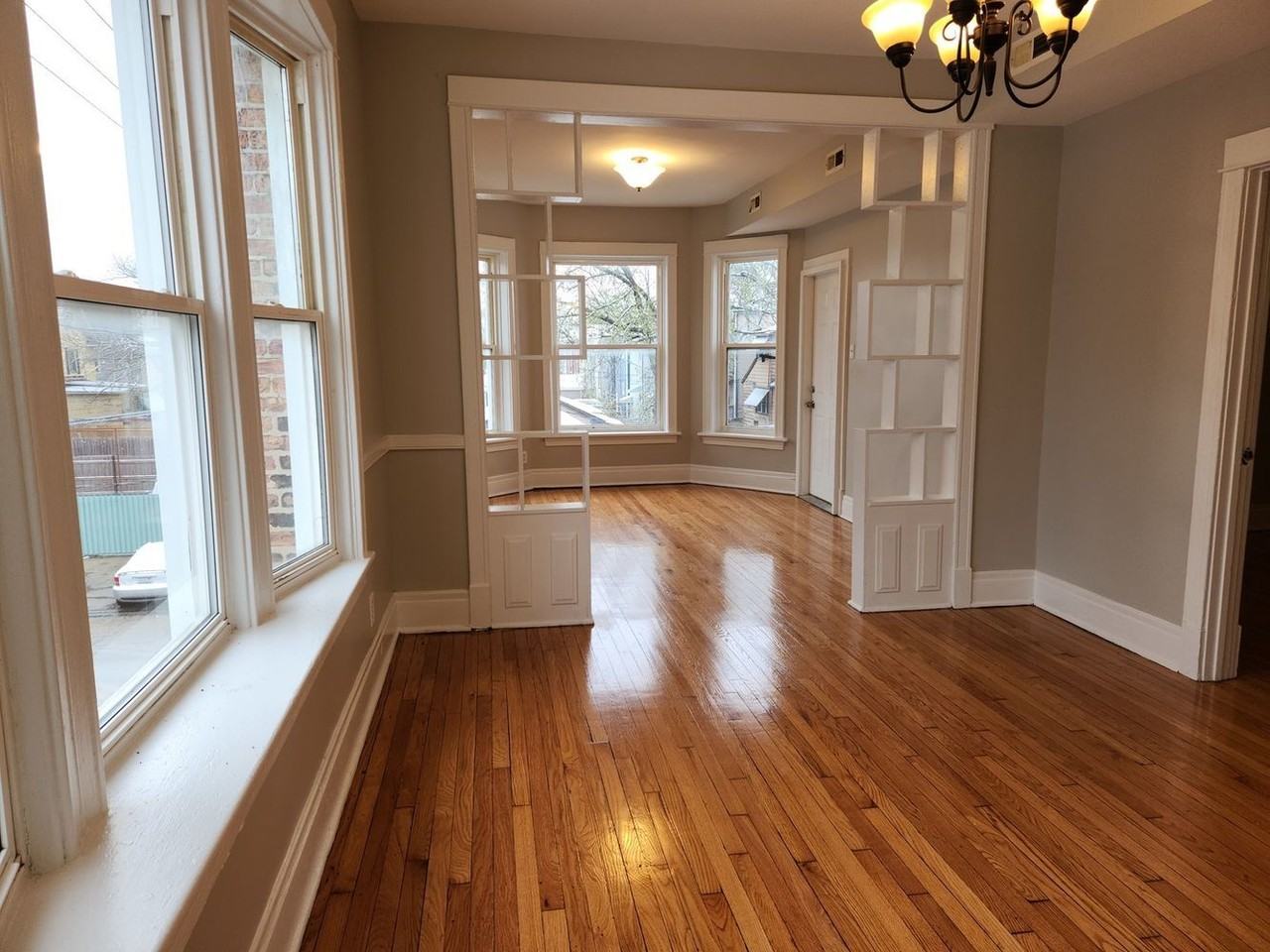 446 North Leclaire Avenue - Photo 2 of 8