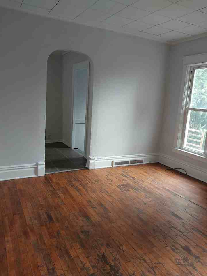 427 Stone Street - Photo 5 of 26