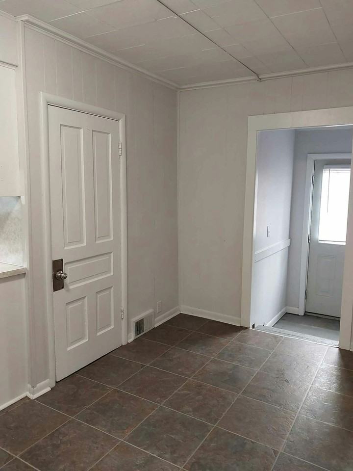 427 Stone Street - Photo 7 of 25