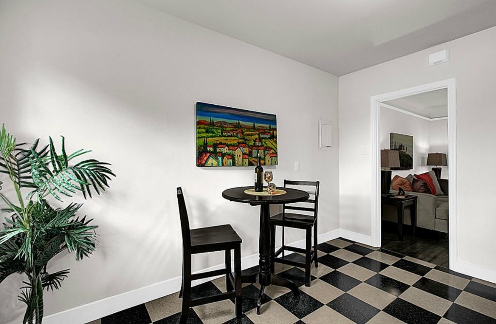 2608 East Cherry Street - Photo 6 of 8