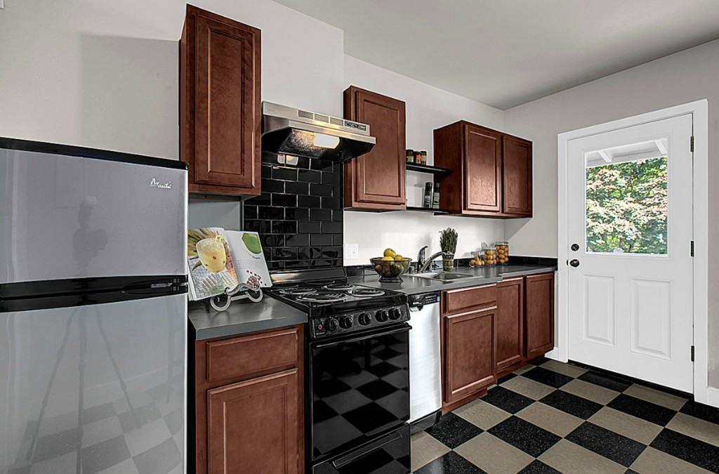 2608 East Cherry Street - Photo 7 of 8