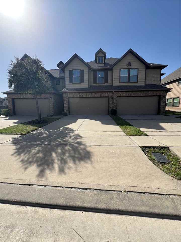 8315 Columbia Forest Dr - Photo 3 of 17