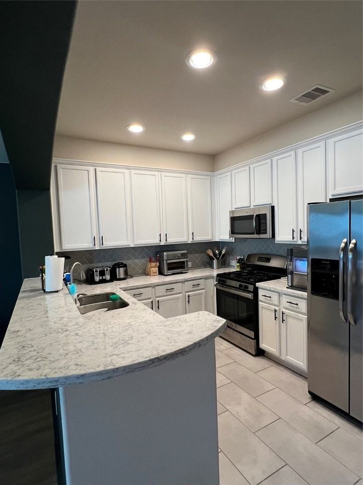 8315 Columbia Forest Dr - Photo 6 of 17