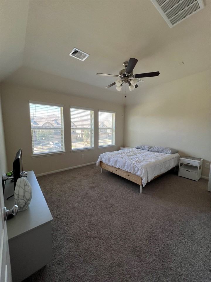 8315 Columbia Forest Dr - Photo 7 of 17