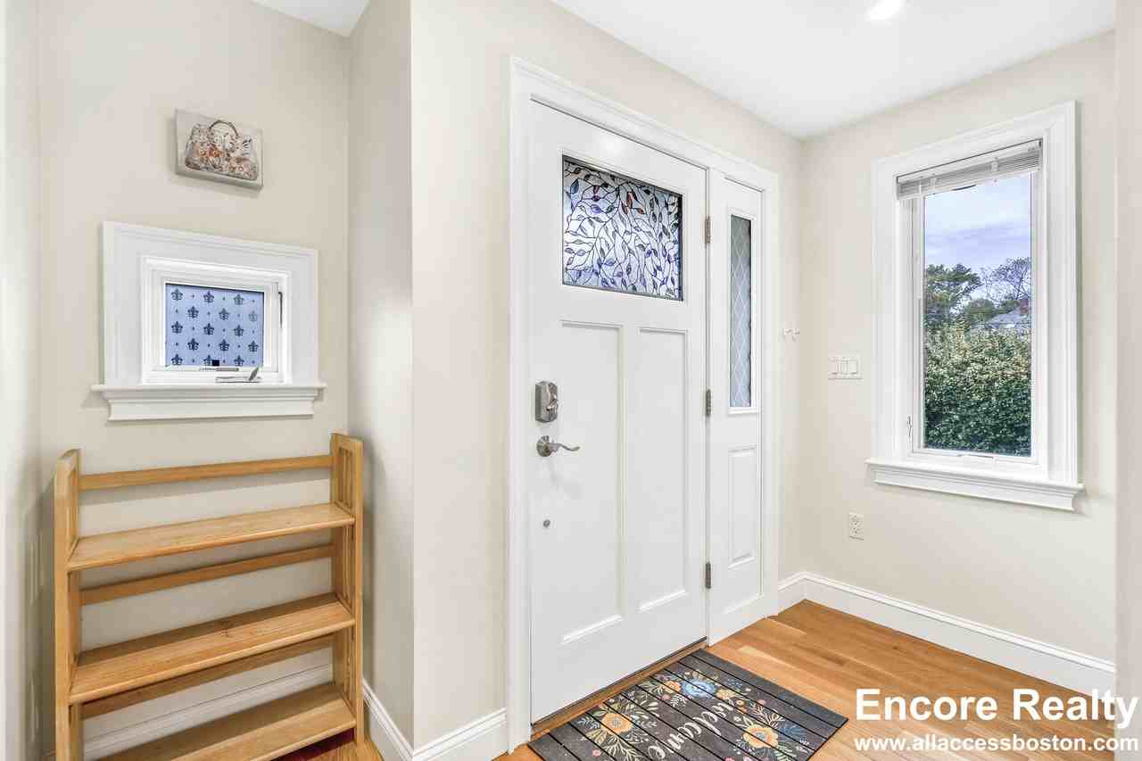 10 Bradbury St - Photo 2 of 50