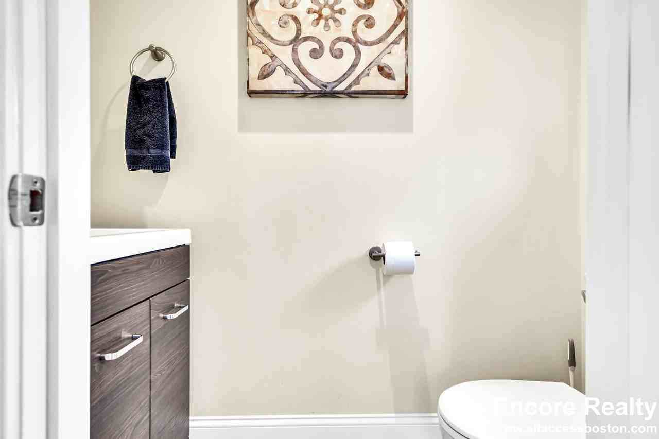 10 Bradbury St - Photo 7 of 30