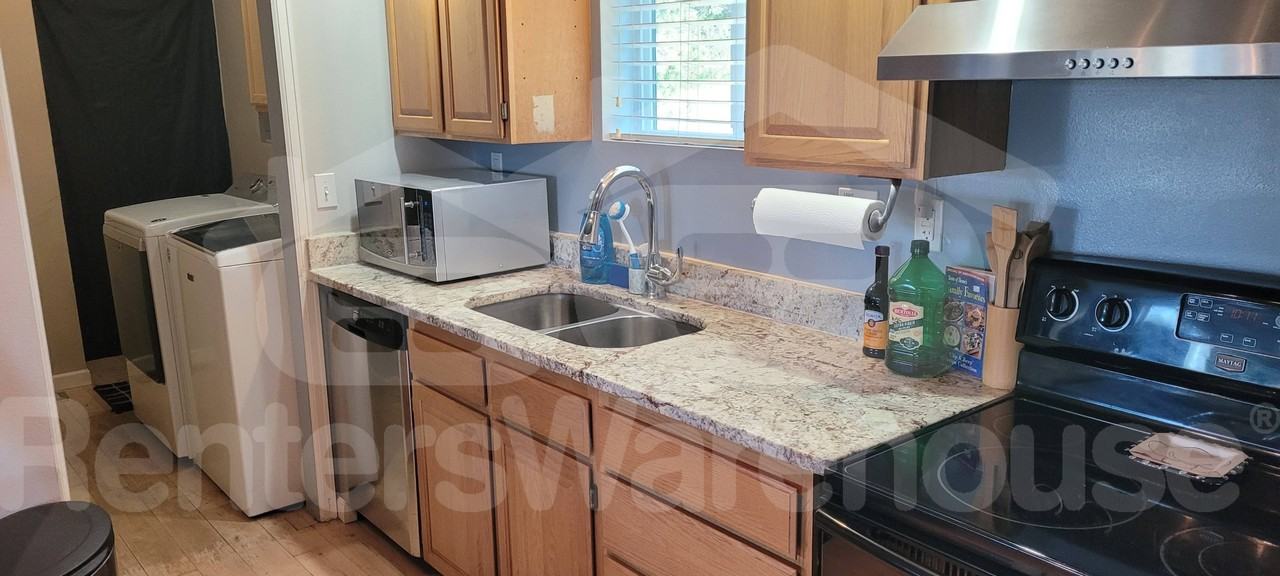 21807 Cougar Ct Unit A - Photo 3 of 11