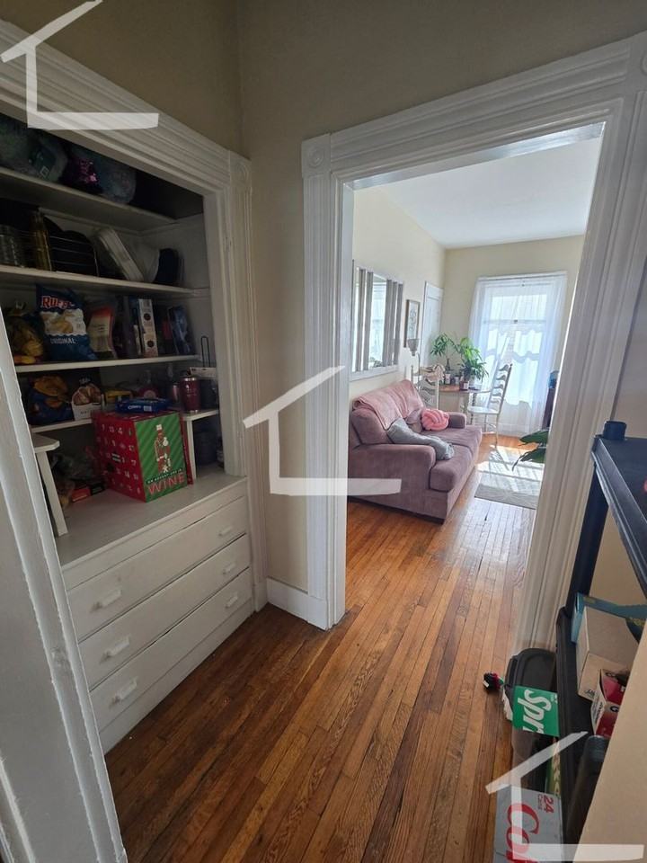52 Falkland St - Photo 2 of 10