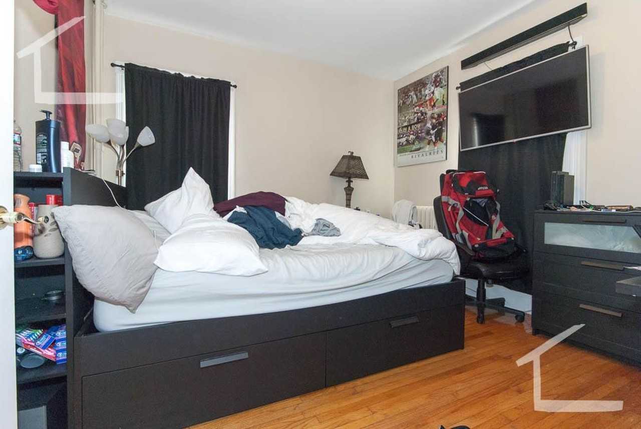 52 Falkland St - Photo 3 of 10