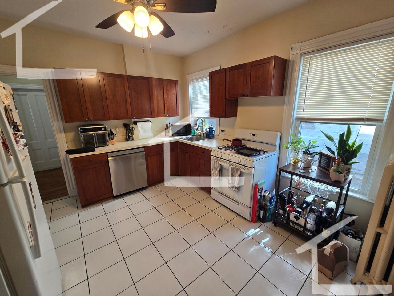 52 Falkland St - Photo 6 of 10