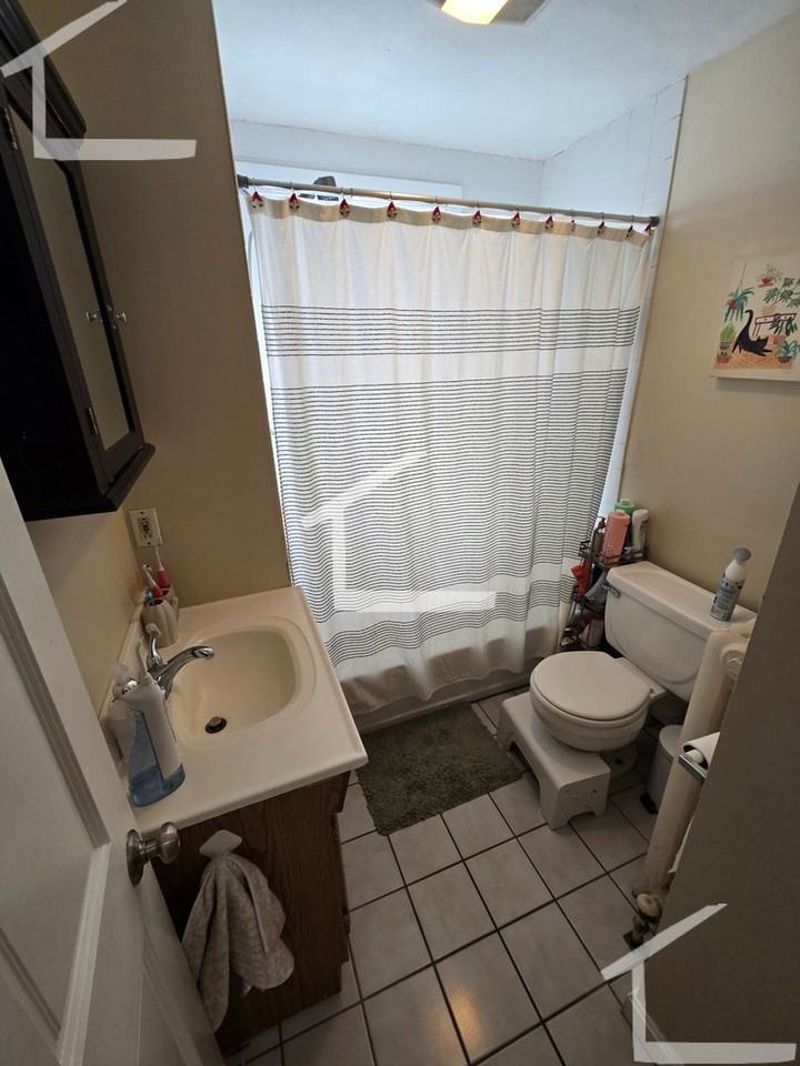 52 Falkland St - Photo 7 of 10