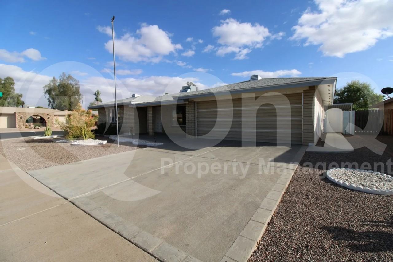 4829 E Catalina Ave - Photo 2 of 32