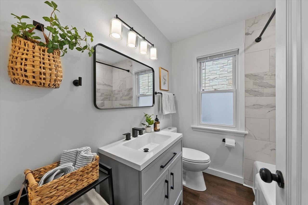 3702 N 51st Blvd #3702 - Photo 3 of 23