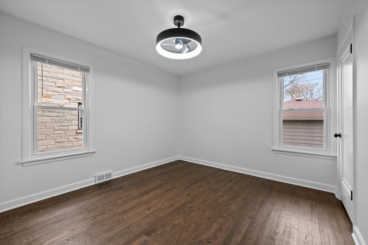 3702 N 51st Blvd #3702 - Photo 4 of 23