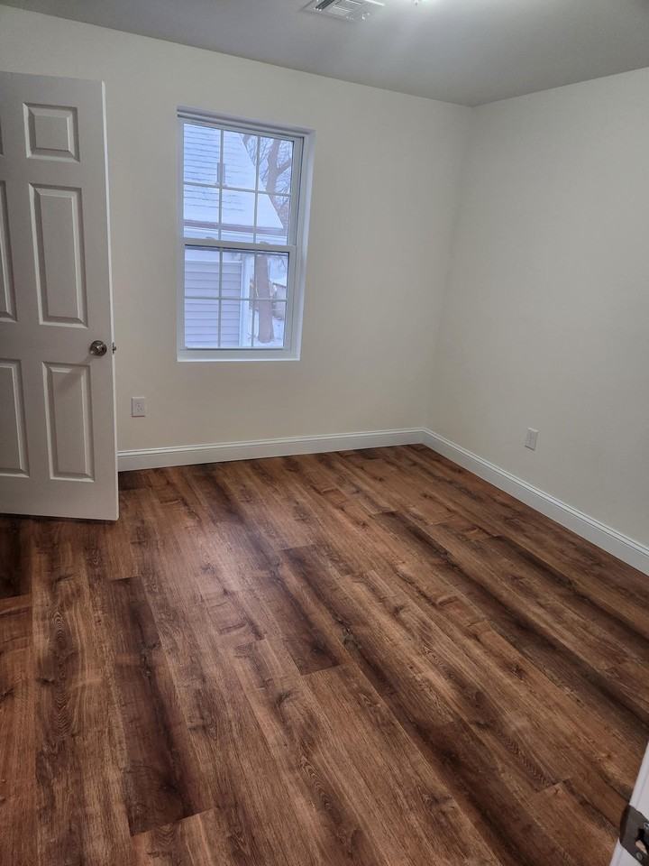 26 Cromwell St #1 - Photo 4 of 35