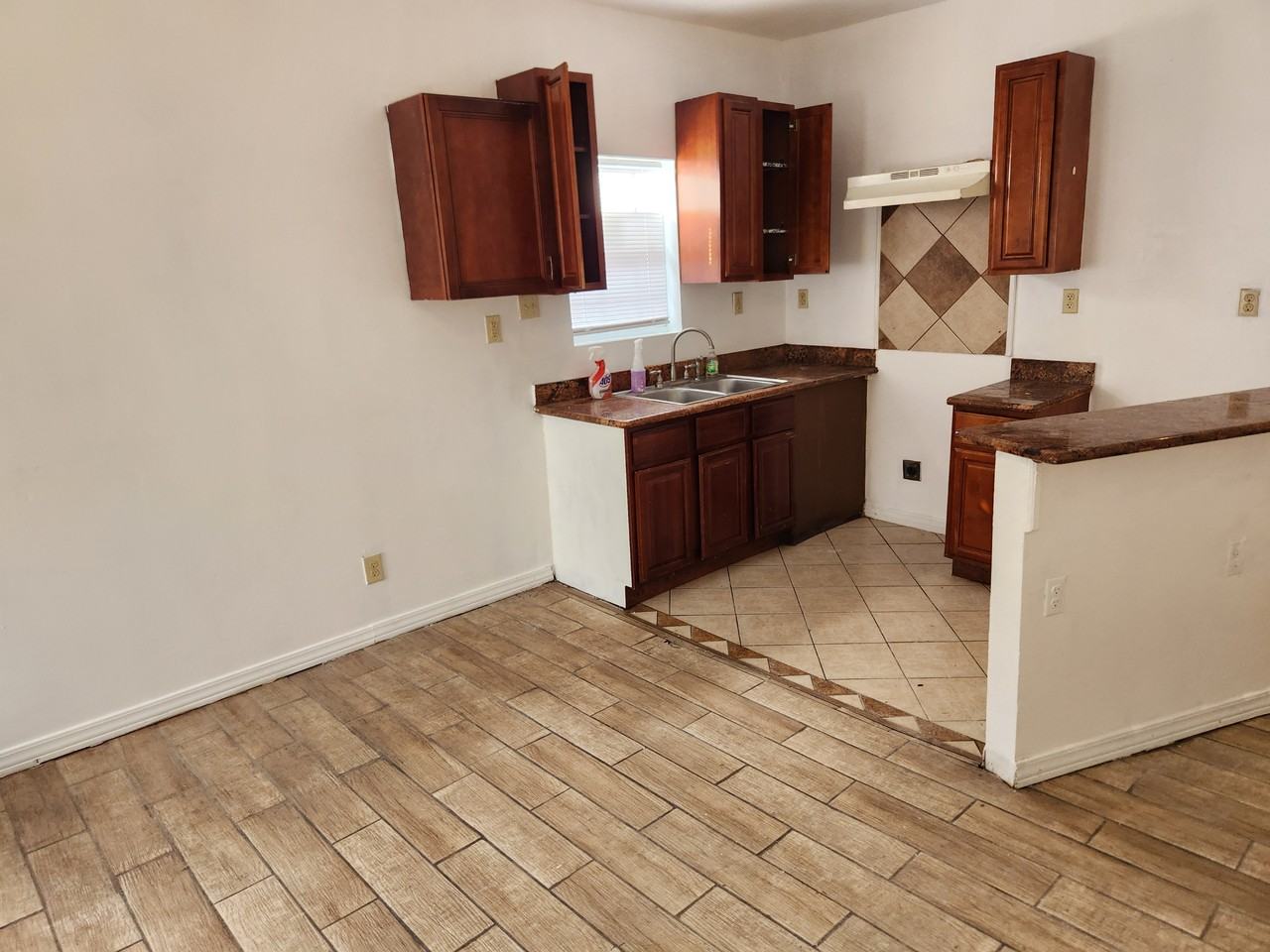 2647 N Rocheblave St - Photo 6 of 12