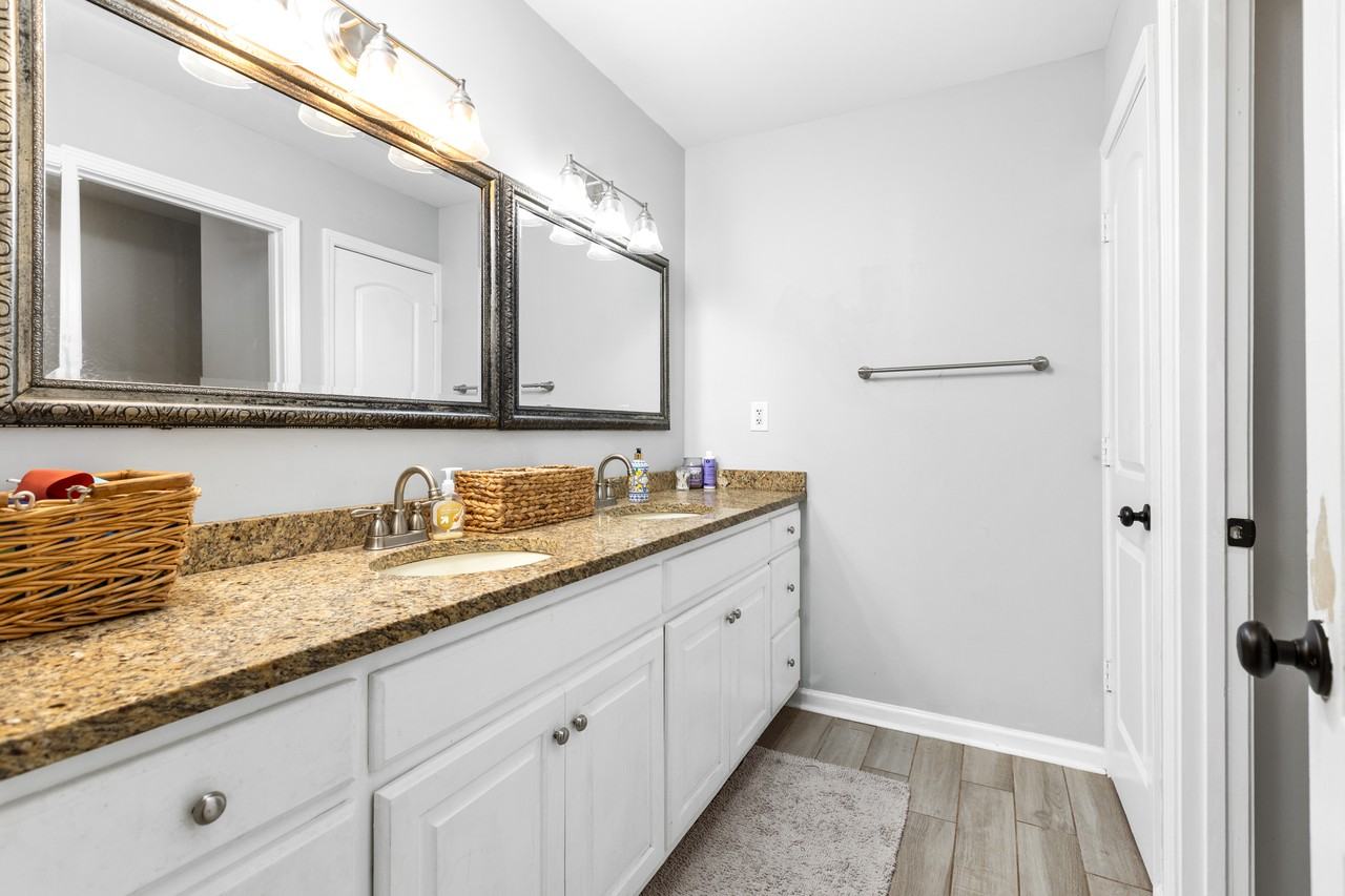 66 Tunstall Valley Cv - Photo 5 of 17