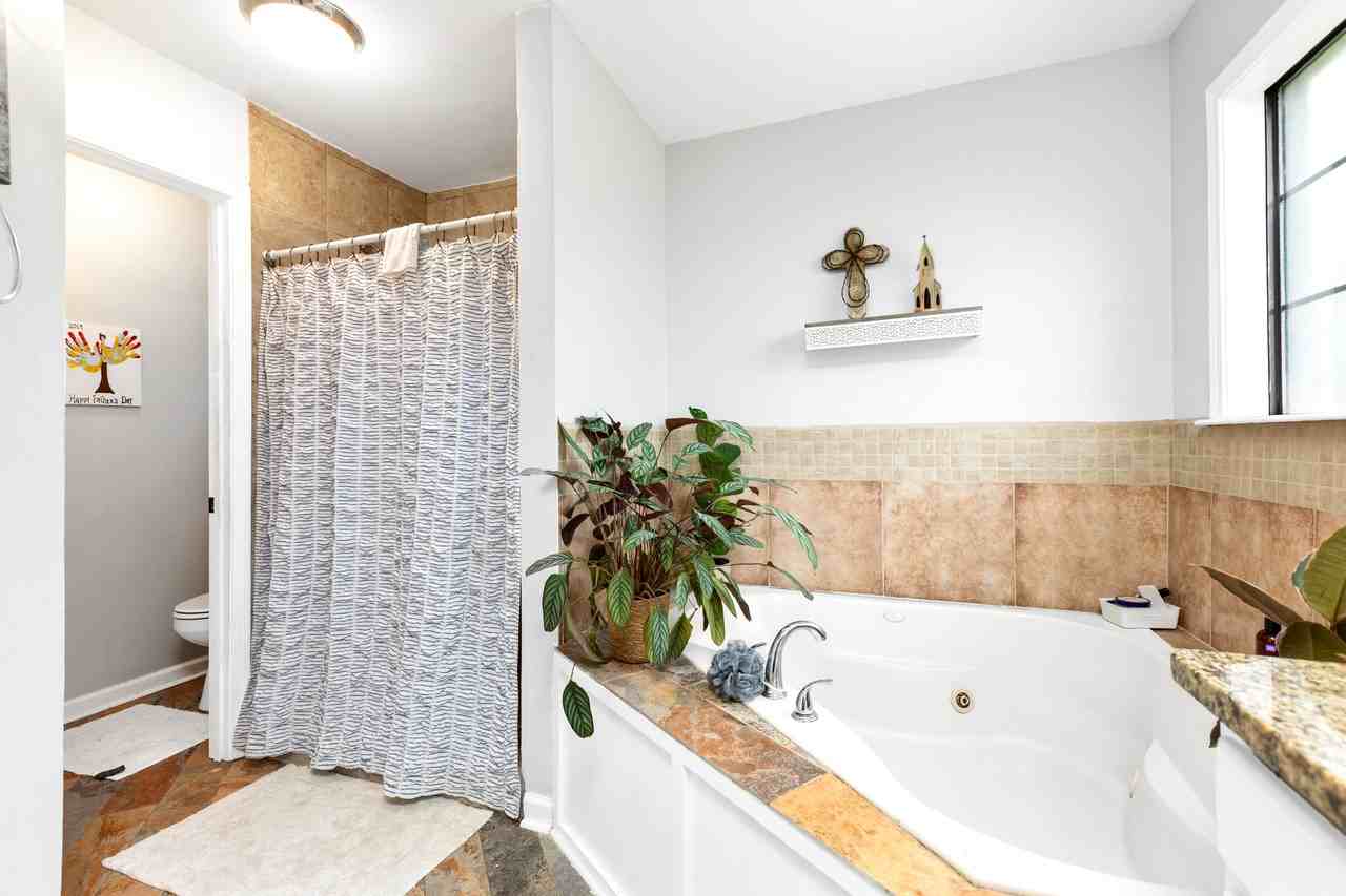 66 Tunstall Valley Cv - Photo 6 of 17