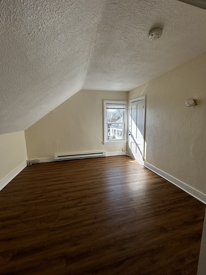 106-108 Spring St - Photo 4 of 5