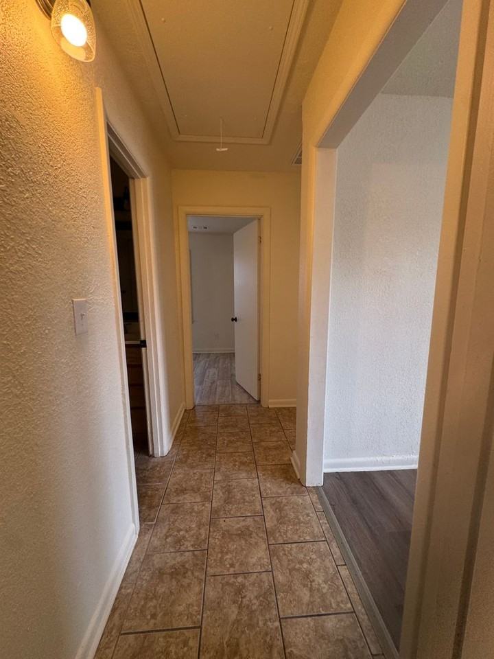 212 S Magnolia Dr - Photo 6 of 10