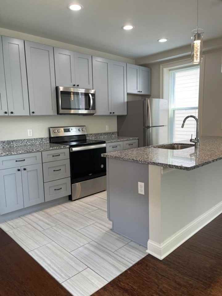 4439 Swan Ave - Photo 2 of 16
