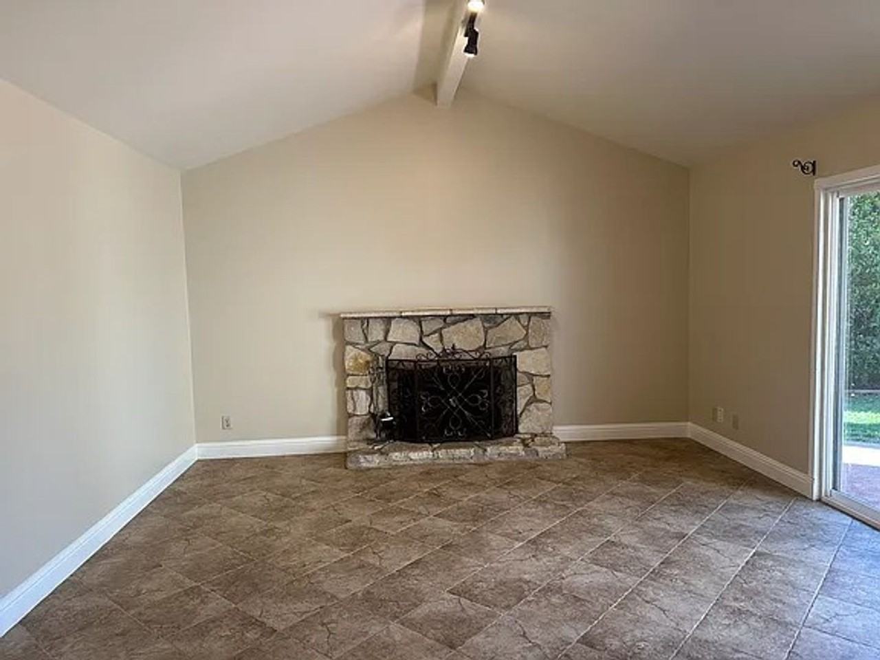 8255 Holly Oak St - Photo 2 of 18