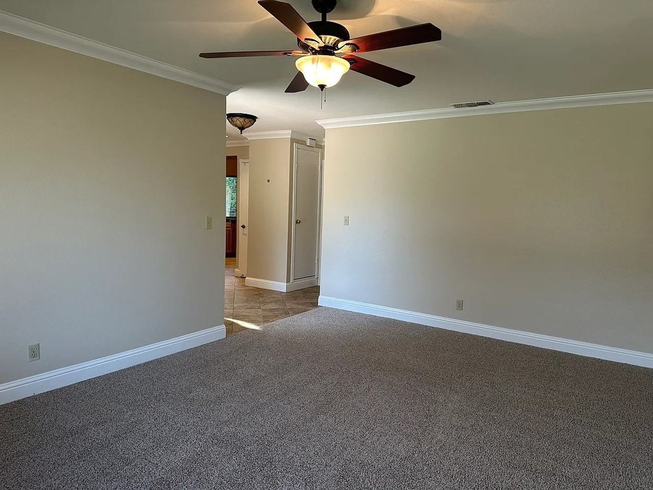 8255 Holly Oak St - Photo 3 of 18