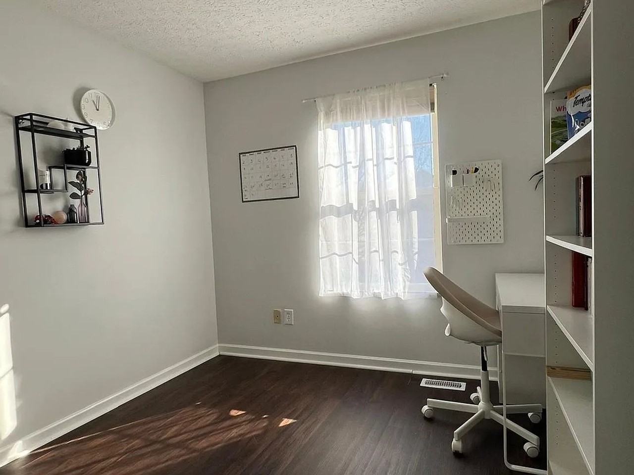 5070 Gilwood Dr - Photo 2 of 16