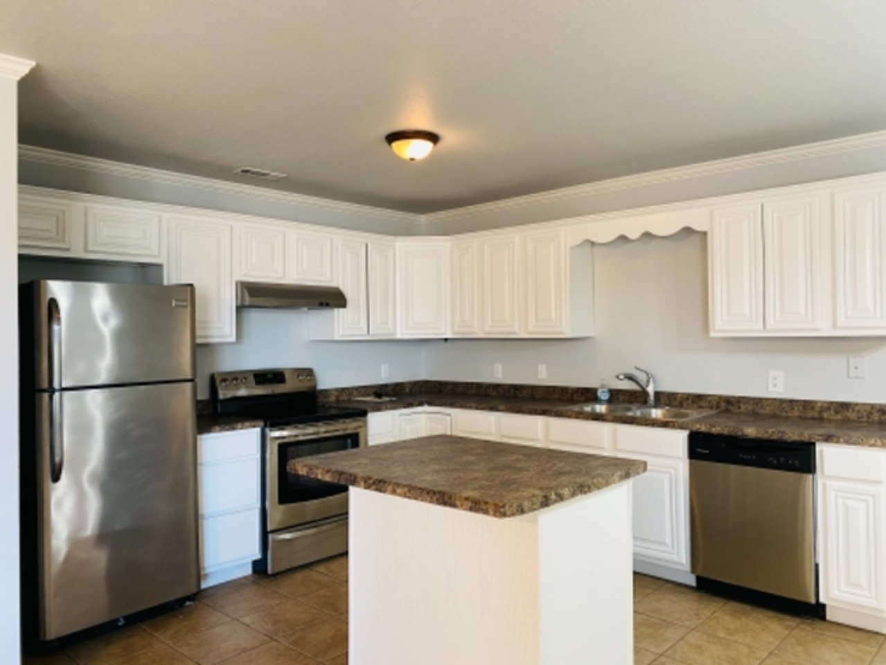 3106 S B St - Photo 2 of 10