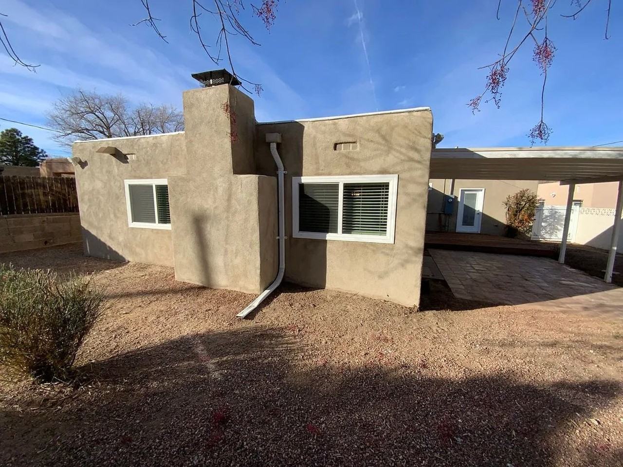 700 Vassar Dr Se - Photo 3 of 27