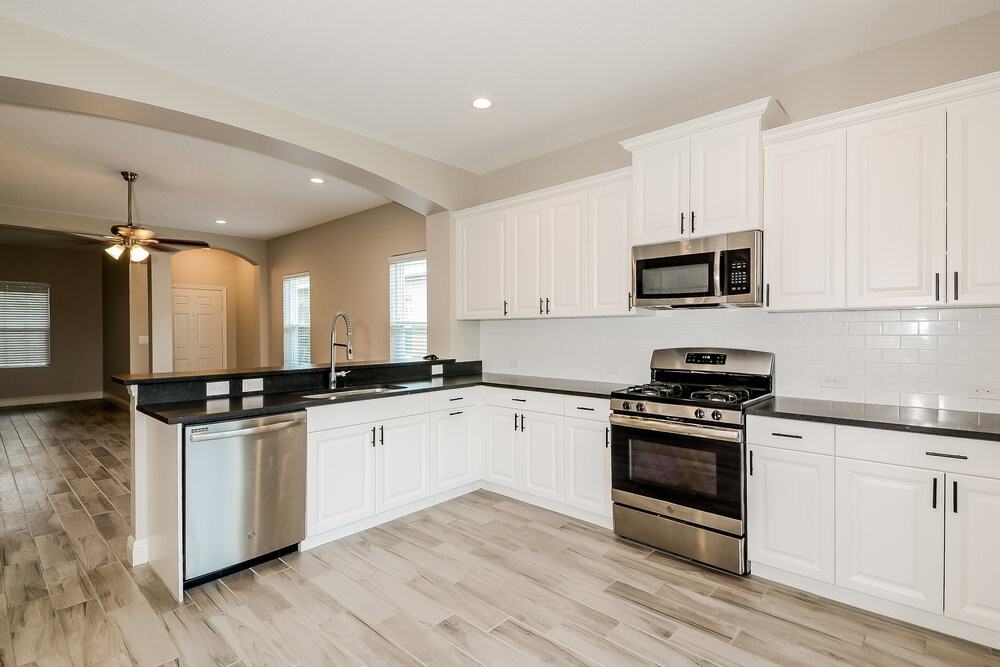 10913 Shade Tree Cv - Photo 6 of 16