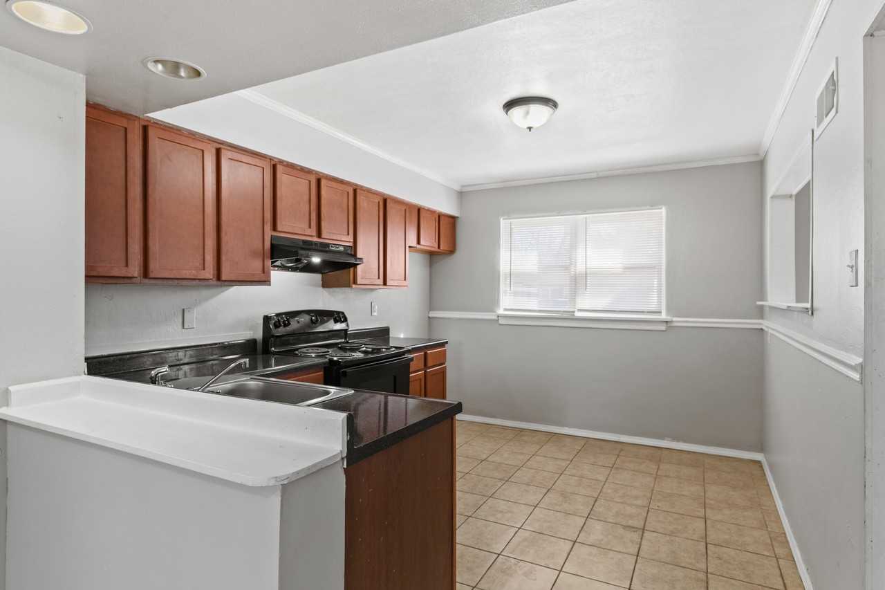 1631 Nemnich Ave - Photo 6 of 21