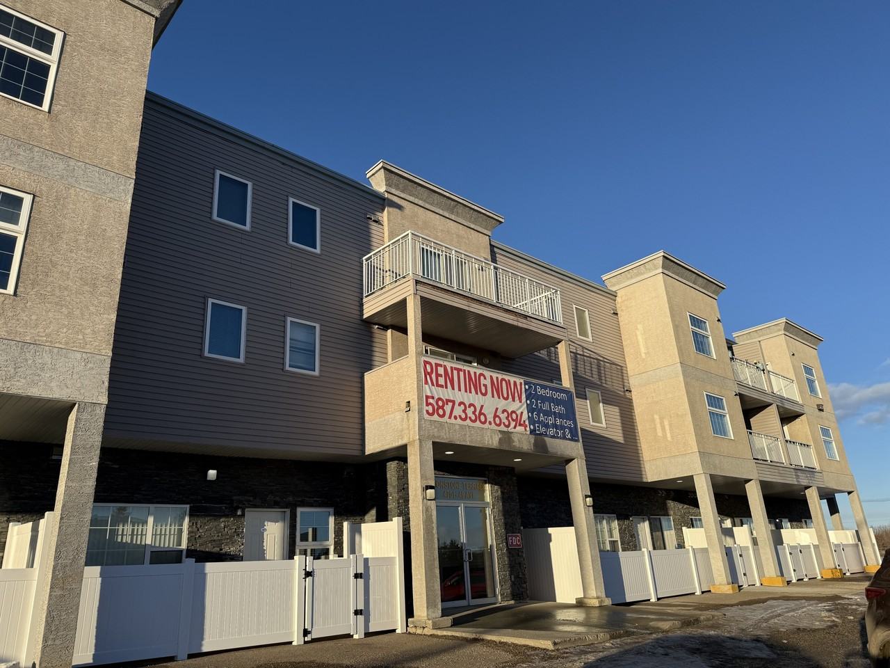 4701 49 Ave - Photo 2 of 3