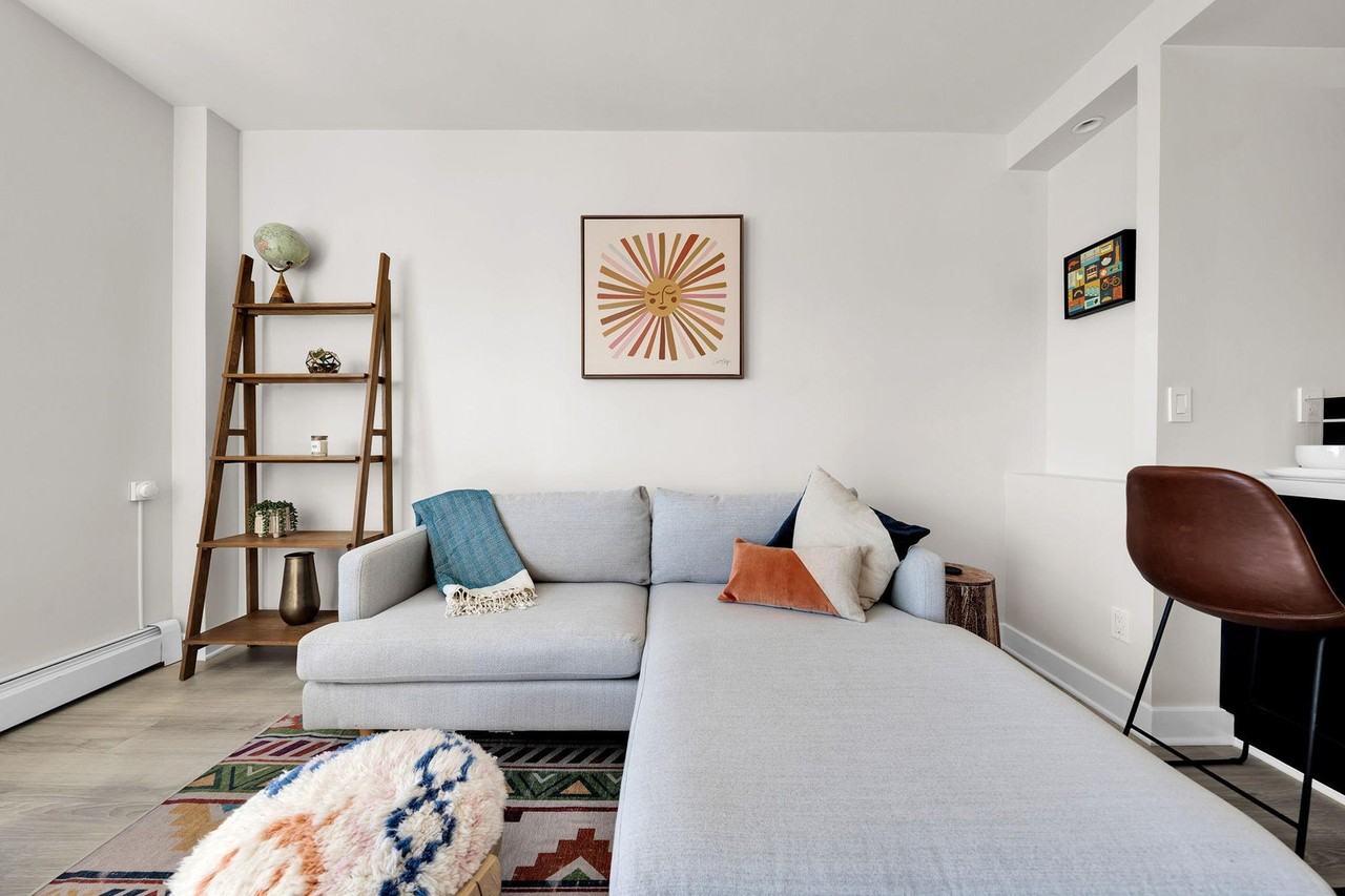 899 Pine Street - Photo 2 of 30