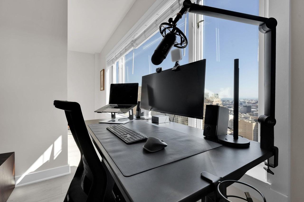 899 Pine Street - Photo 7 of 30