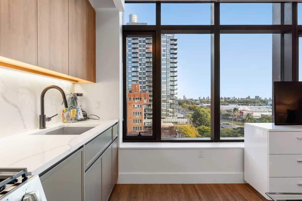 219 Bay 31st St #1056674P - Photo 6 of 29