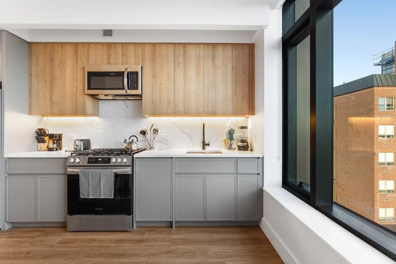 219 Bay 31st St #1056674P - Photo 7 of 29